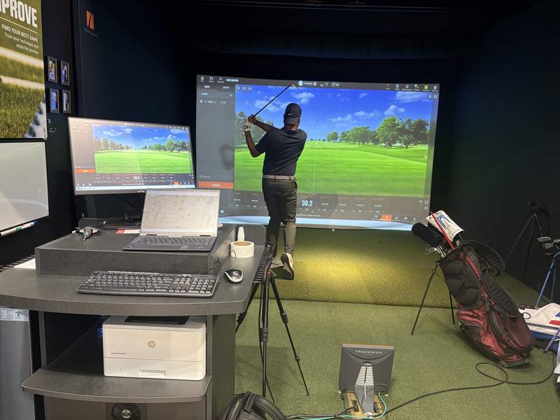 Golf performance simulator and swing data analysis